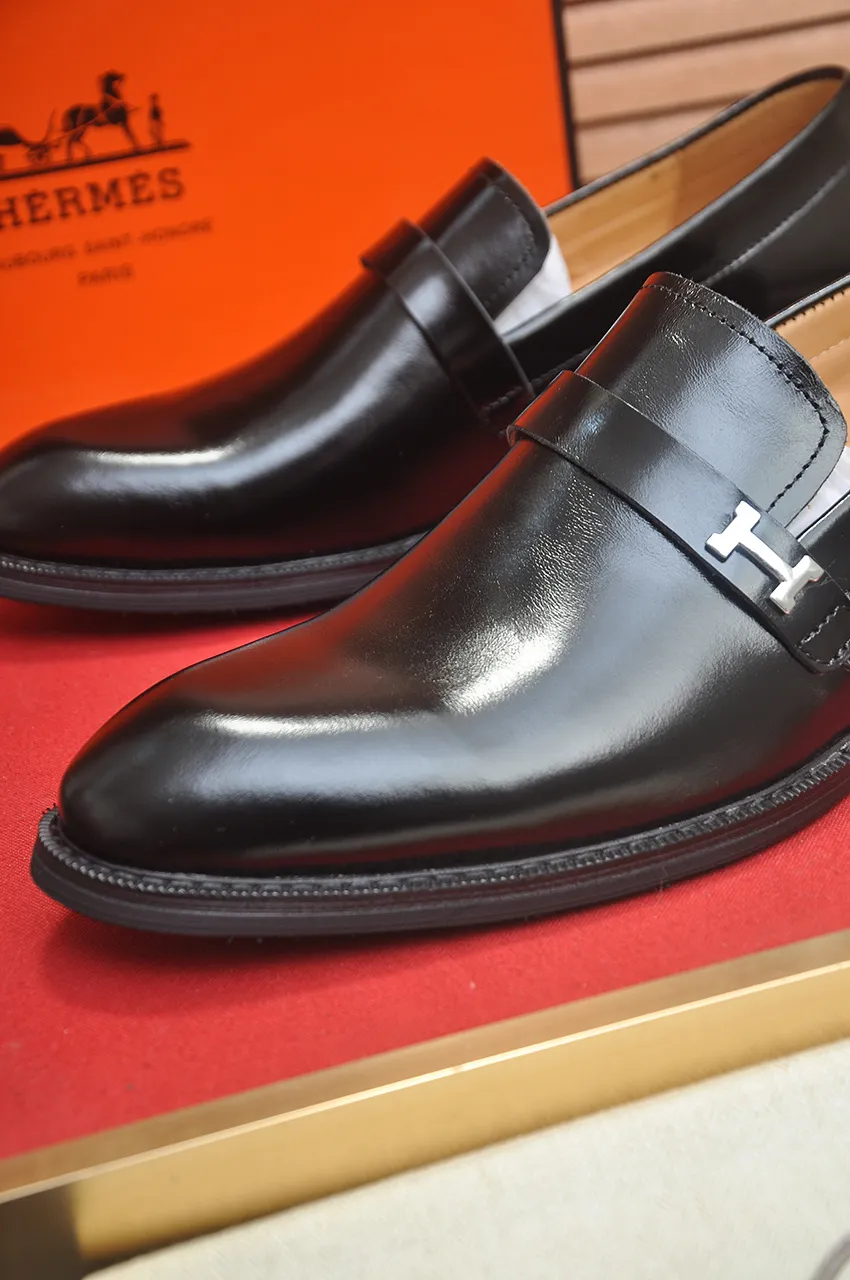 Men's shoes💰540💶[HERMES] (cowhide lining)🍀Italian top luxury🍀He does not pursue novel styles and gorgeous colors, but attracts the favor of successful men with his flawless, elegant and classic style. Formal leather shoes This very comfortable, simple and stable style allows you to easily match any style! The pattern is absolutely 1:1 refined from the original case, and we strive for excellence in materials, imported cowhide + cowhide lining💪💪💪extraordinary texture👍! .Code number: 39-45 (45 customized)